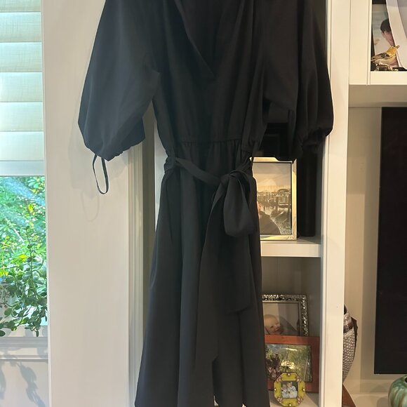 CALVIN KLEIN BLACK DRESS SIZE 14 - WORN ONCE! - Picture 2 of 3